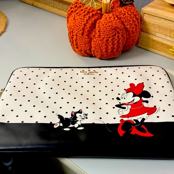 Kate Spade Minnie Mouse Polka Dot Laptop Bag - Picture 1 of 5